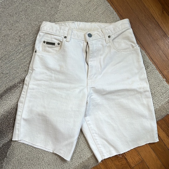 VINTAGE CALVIN KLEIN CUT OFF WHITE DENIM - Picture 2 of 5